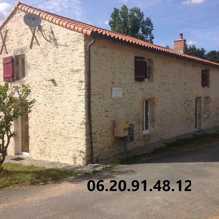 Chambres D'Hotes "La Source" Mareuil-sur-Lay Bagian luar foto