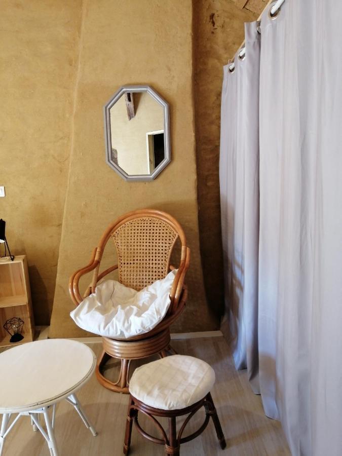 Chambres D'Hotes "La Source" Mareuil-sur-Lay Bagian luar foto