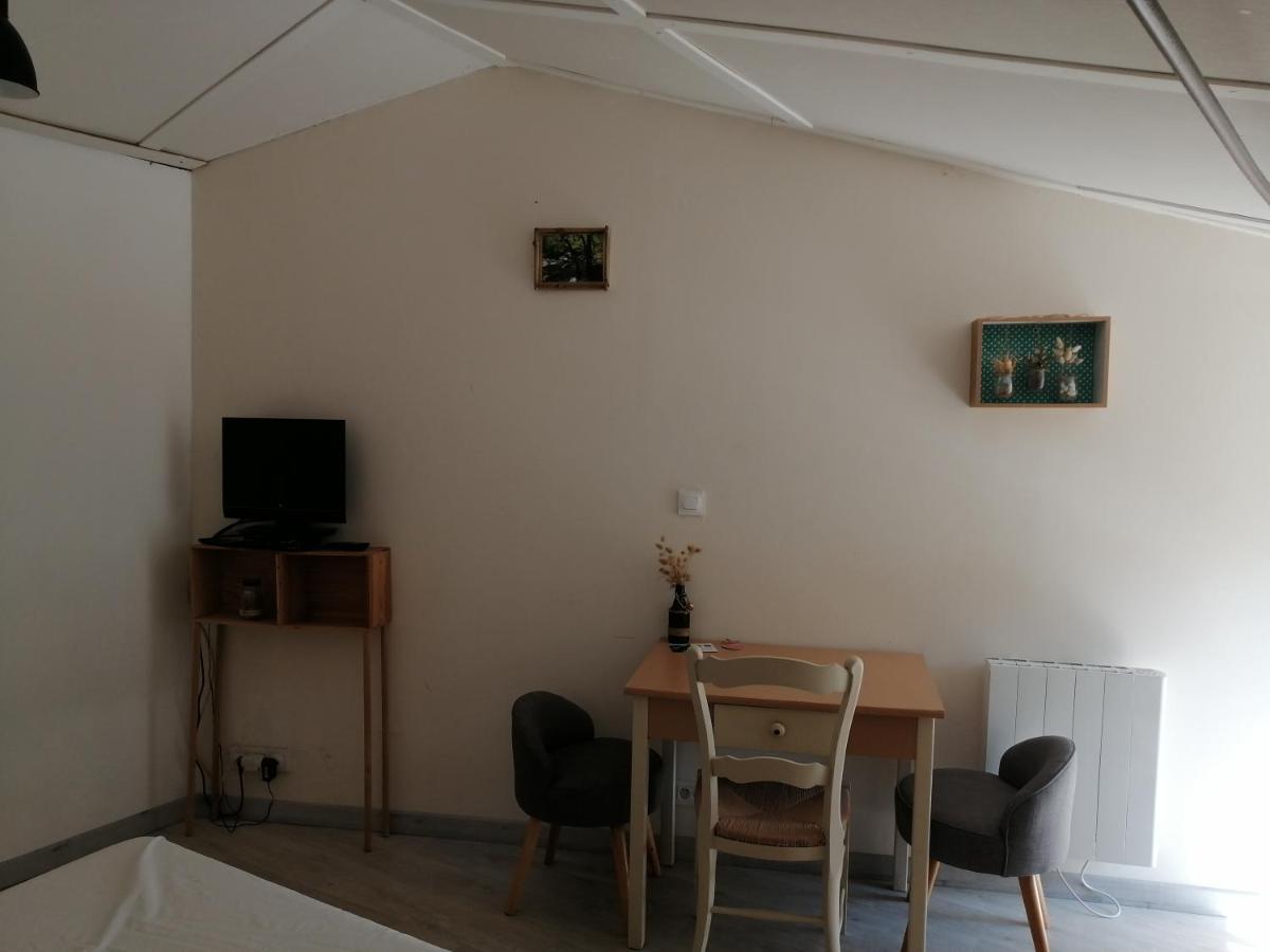 Chambres D'Hotes "La Source" Mareuil-sur-Lay Bagian luar foto