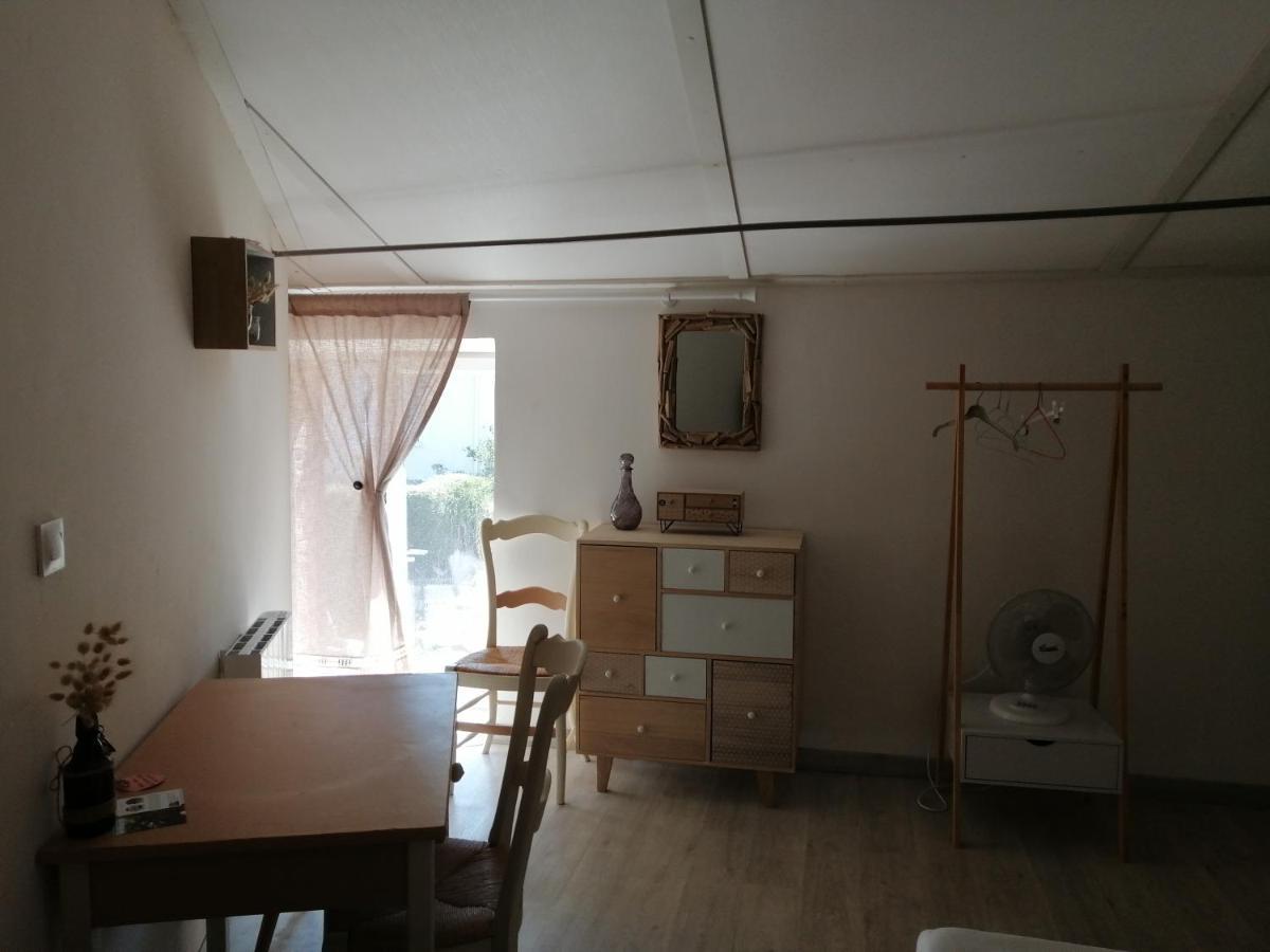 Chambres D'Hotes "La Source" Mareuil-sur-Lay Bagian luar foto