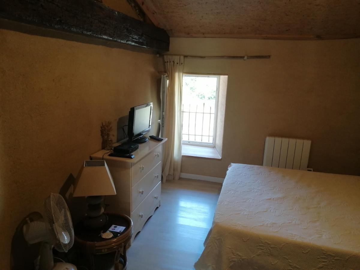 Chambres D'Hotes "La Source" Mareuil-sur-Lay Bagian luar foto
